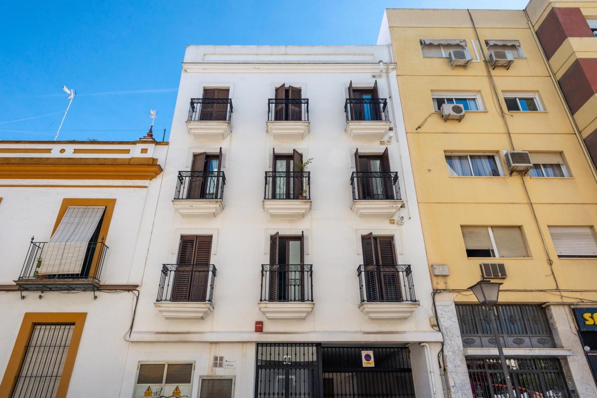 First Floor Close Macarena Church Sevilla Exterior foto